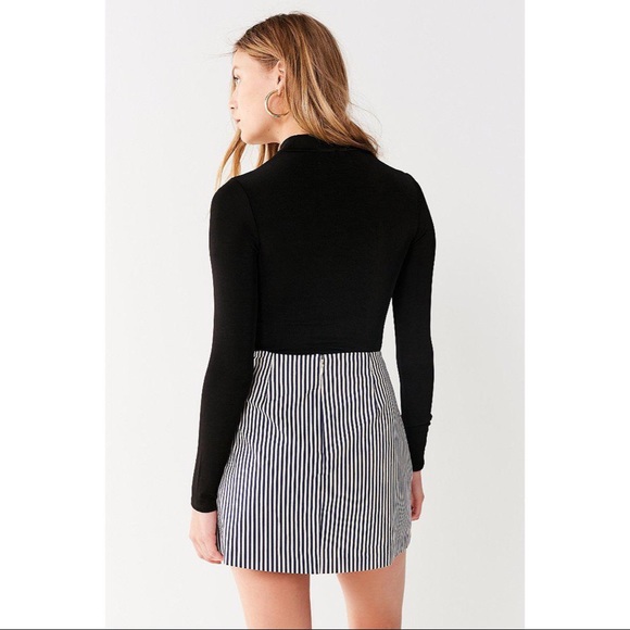 UO Alexa Tie Front Skirt - Picture 2 of 6